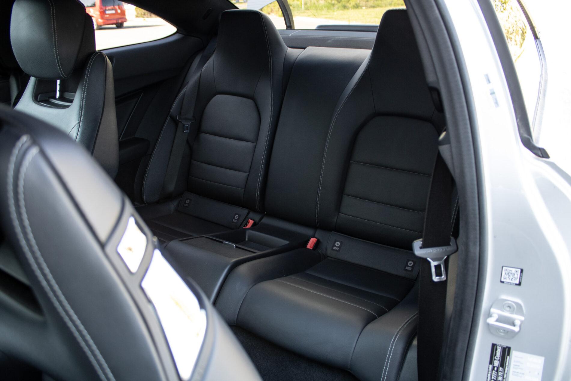 2014 Mercedes-Benz C 250d, stříbrná kupé, 136 613 km
