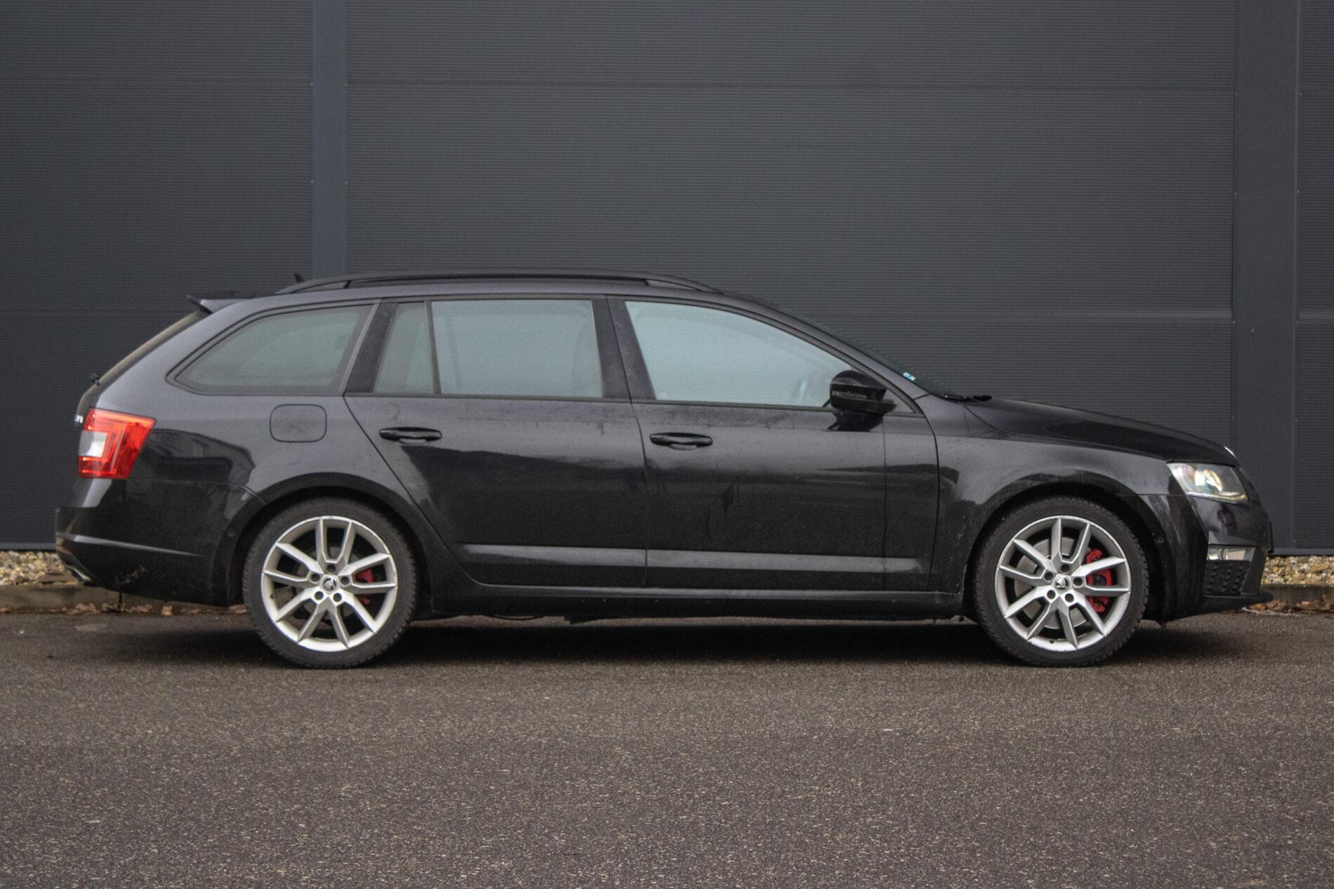 2015 Skoda Octavia RS, černá kombi, 312 500 km