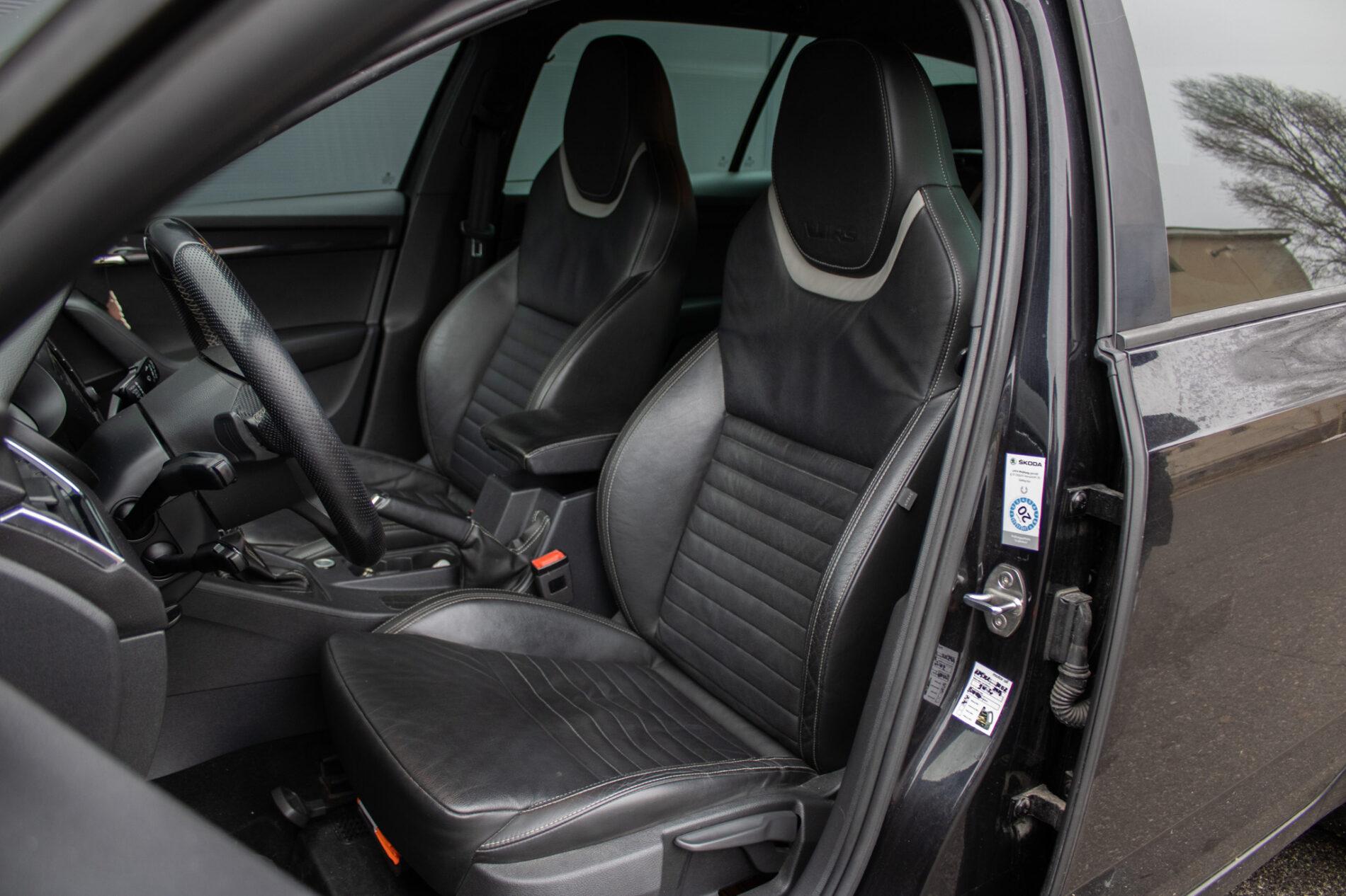 2015 Skoda Octavia RS, černá kombi, 312 500 km