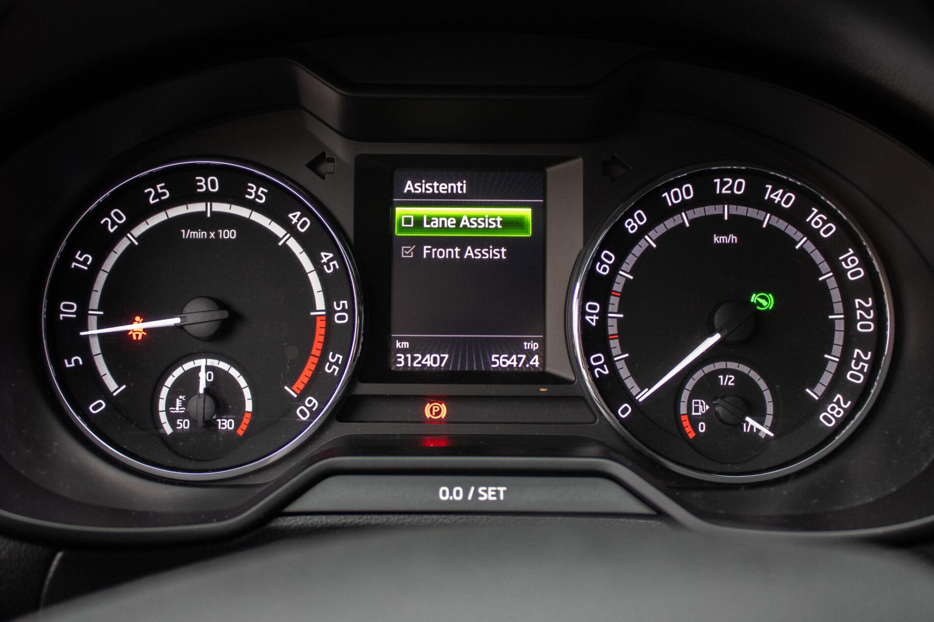 2015 Skoda Octavia RS, černá kombi, 312 500 km