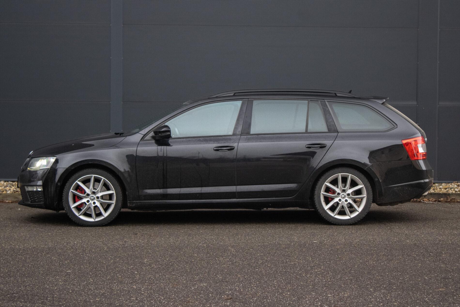 2015 Skoda Octavia RS, černá kombi, 312 500 km