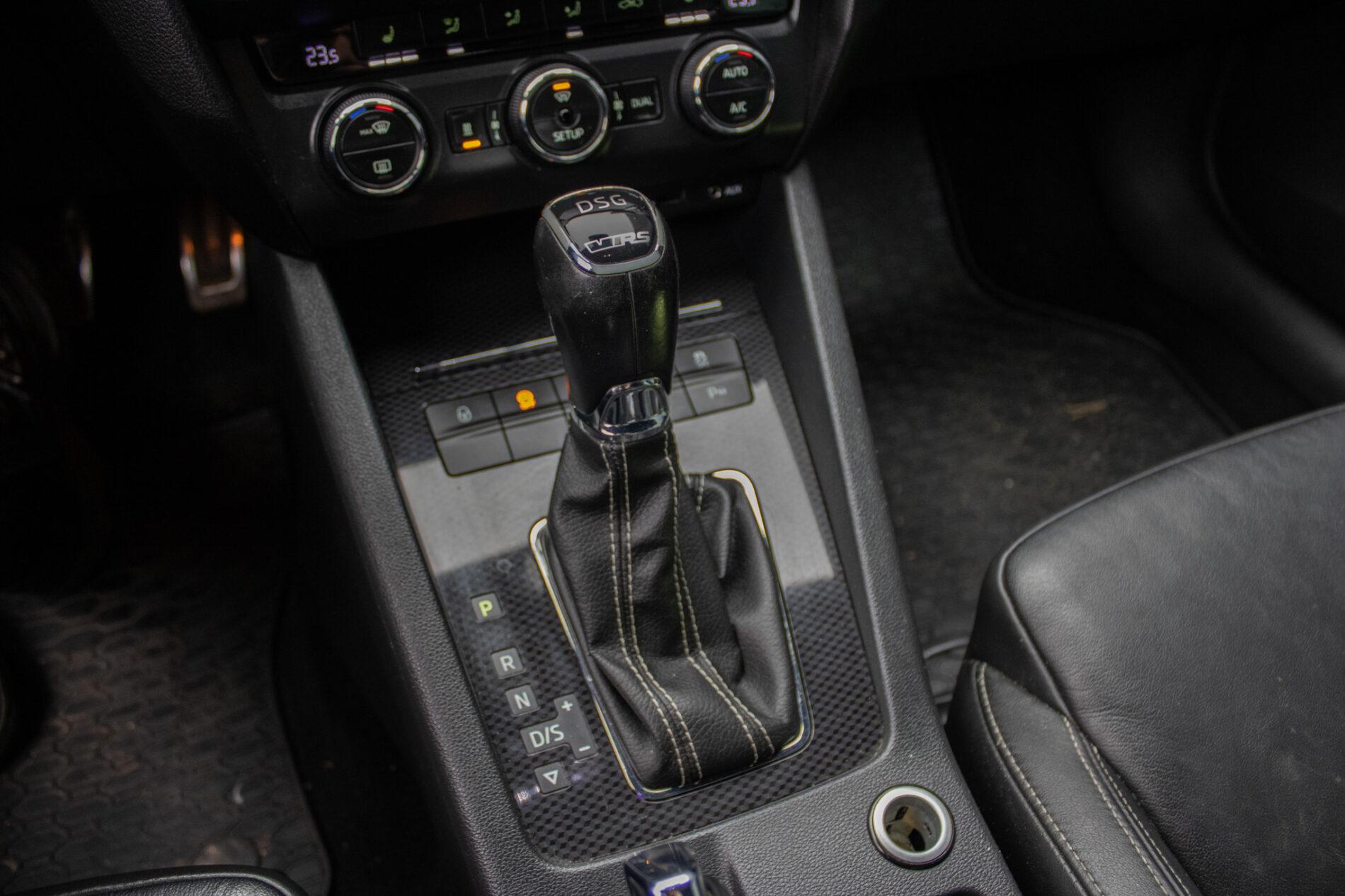 2015 Skoda Octavia RS, černá kombi, 312 500 km