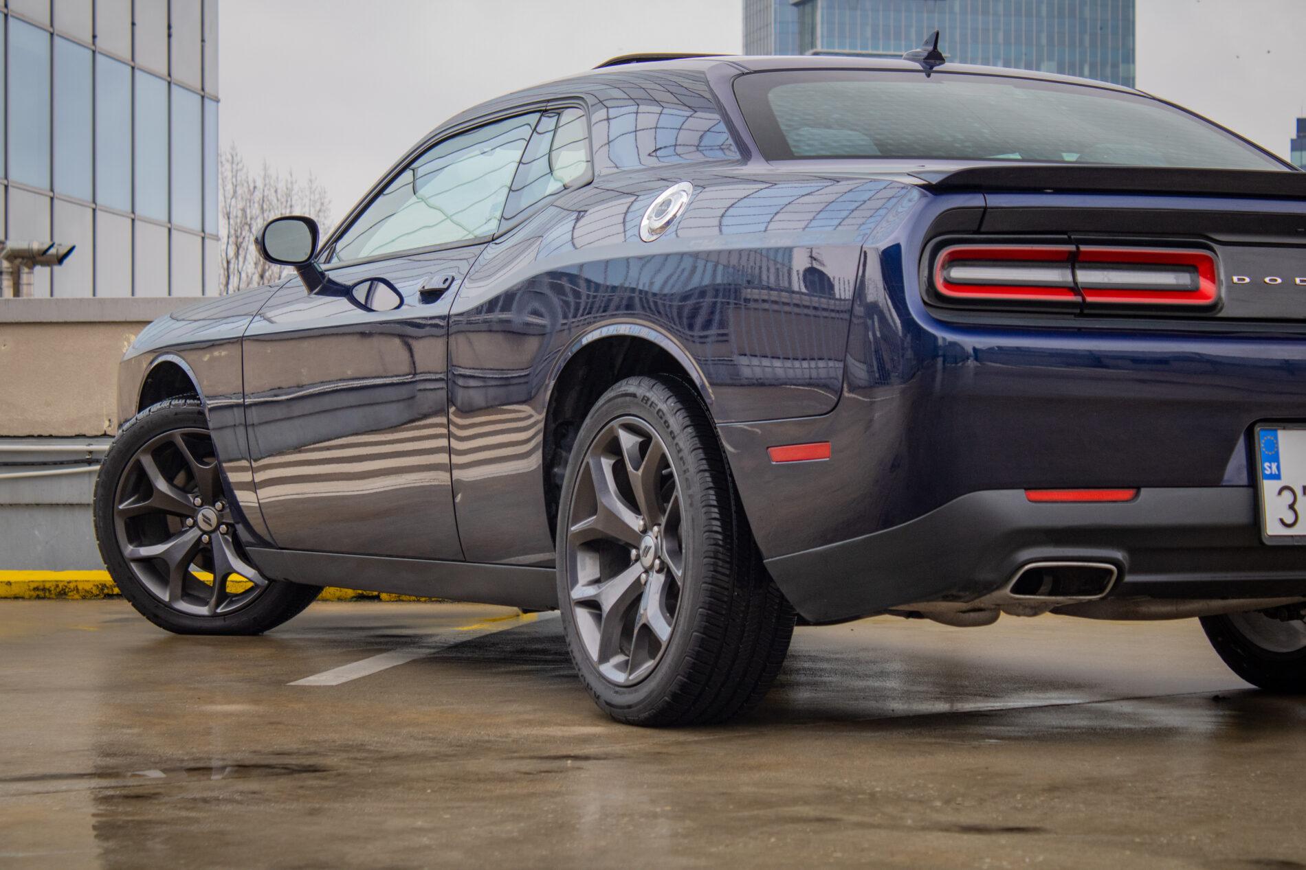2015 Dodge Challenger, modrá kupé, 130 665 km