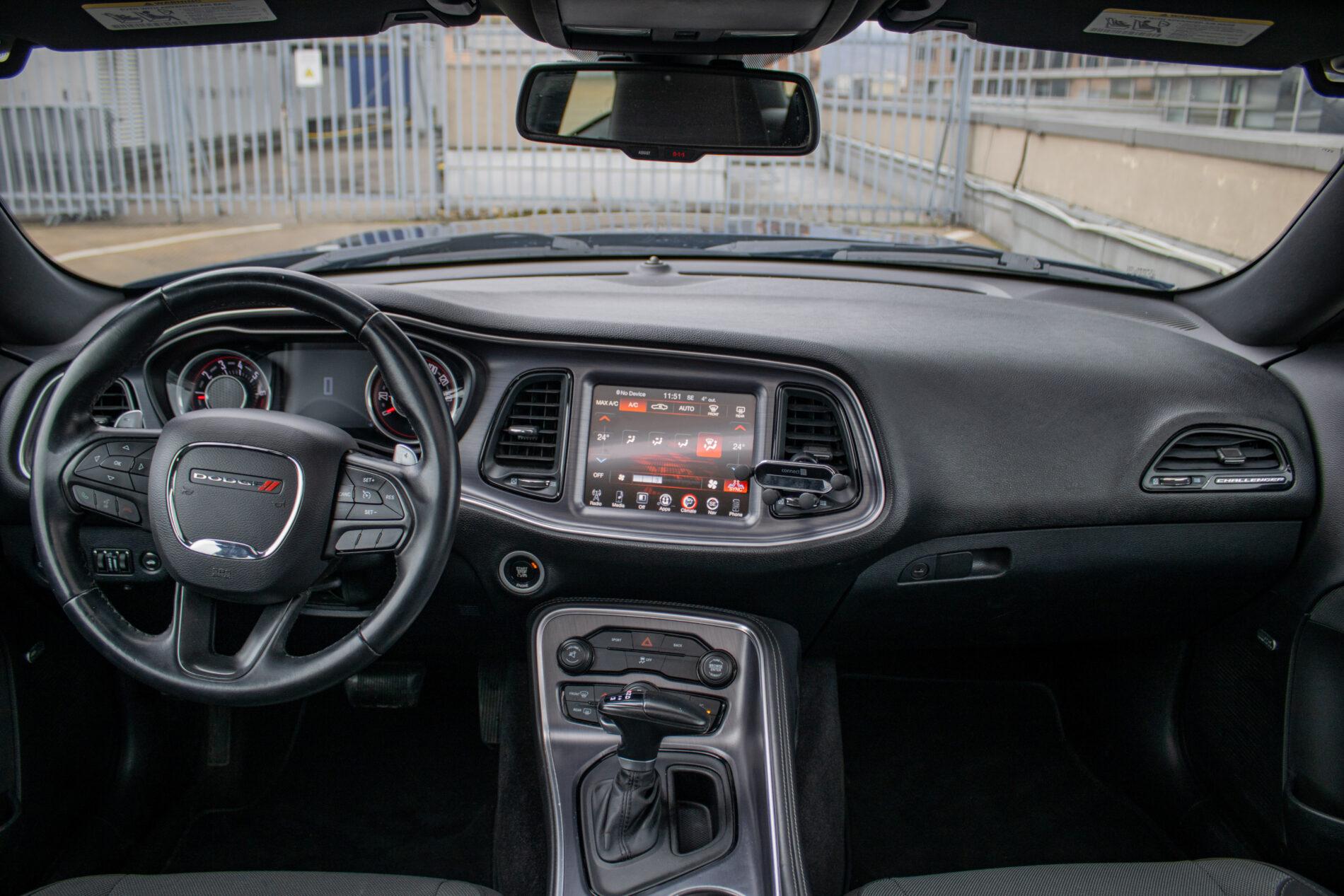 2015 Dodge Challenger, modrá kupé, 130 665 km