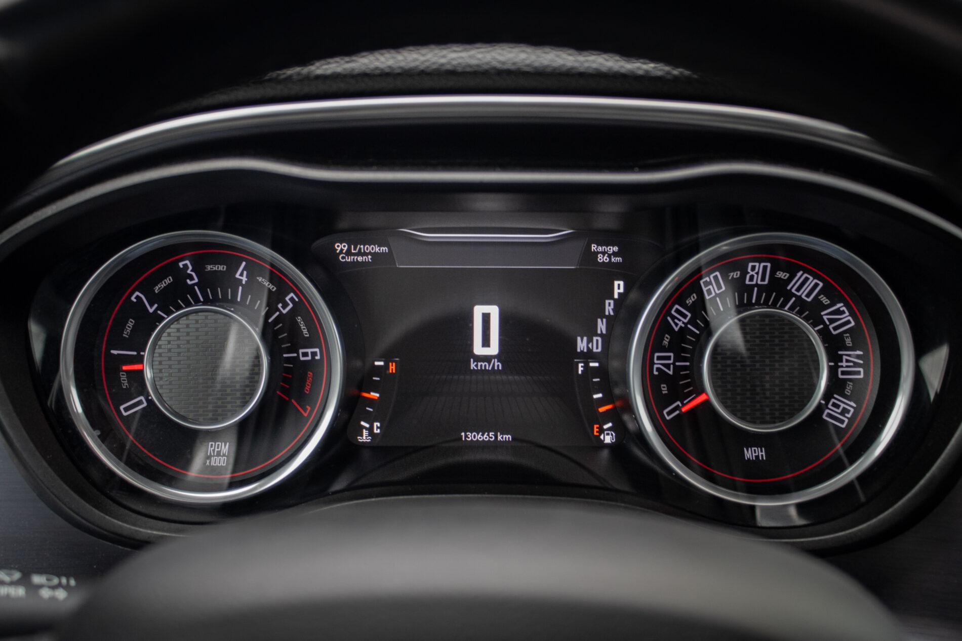 2015 Dodge Challenger, modrá kupé, 130 665 km