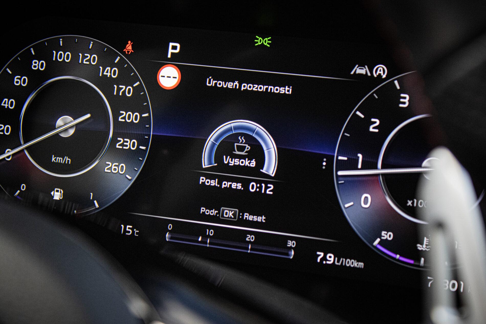2023 Kia ProCeed GT, oranžová hatchback, 73 801 km