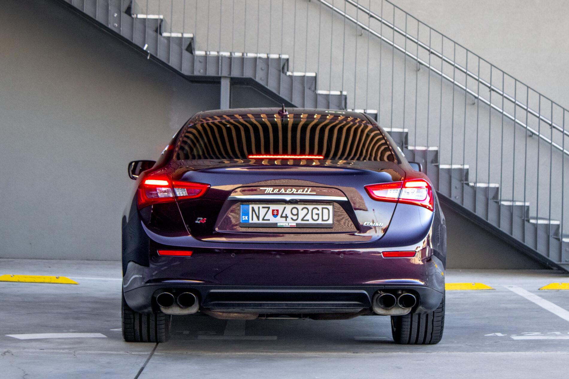 2015 Maserati Ghibli, červená sedan, 108 508 km