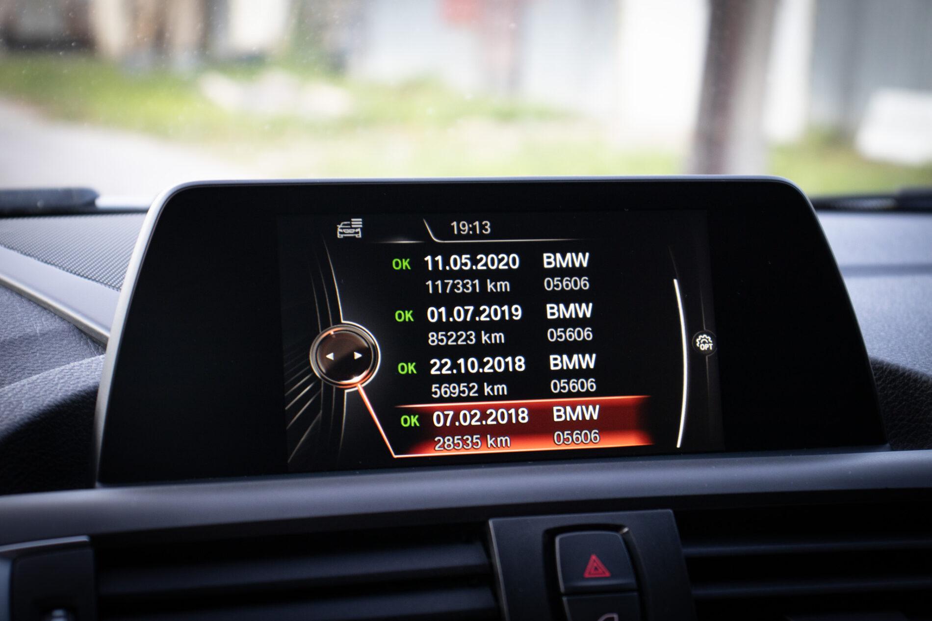 2017 BMW M140i, stříbrná hatchback, 195 054 km
