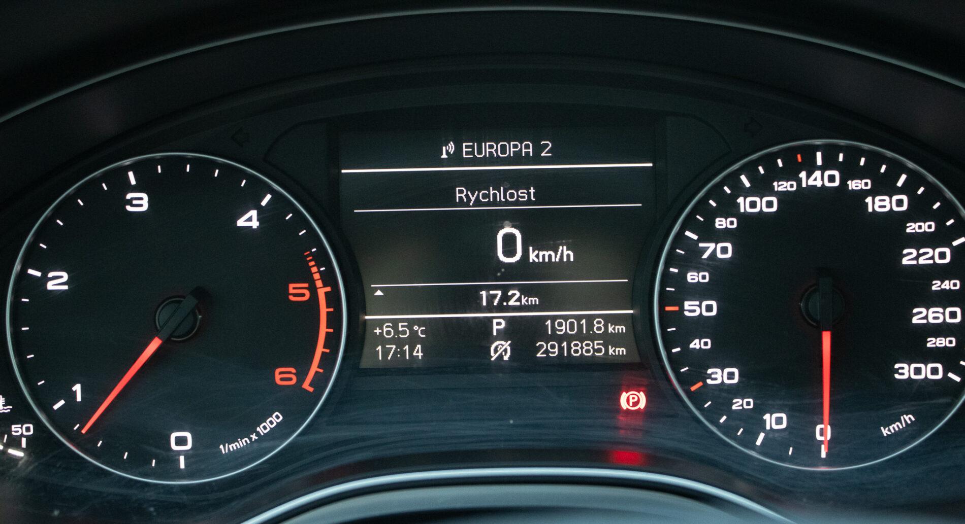 2014 AUDI A6, šedá sedan, 291 885 km