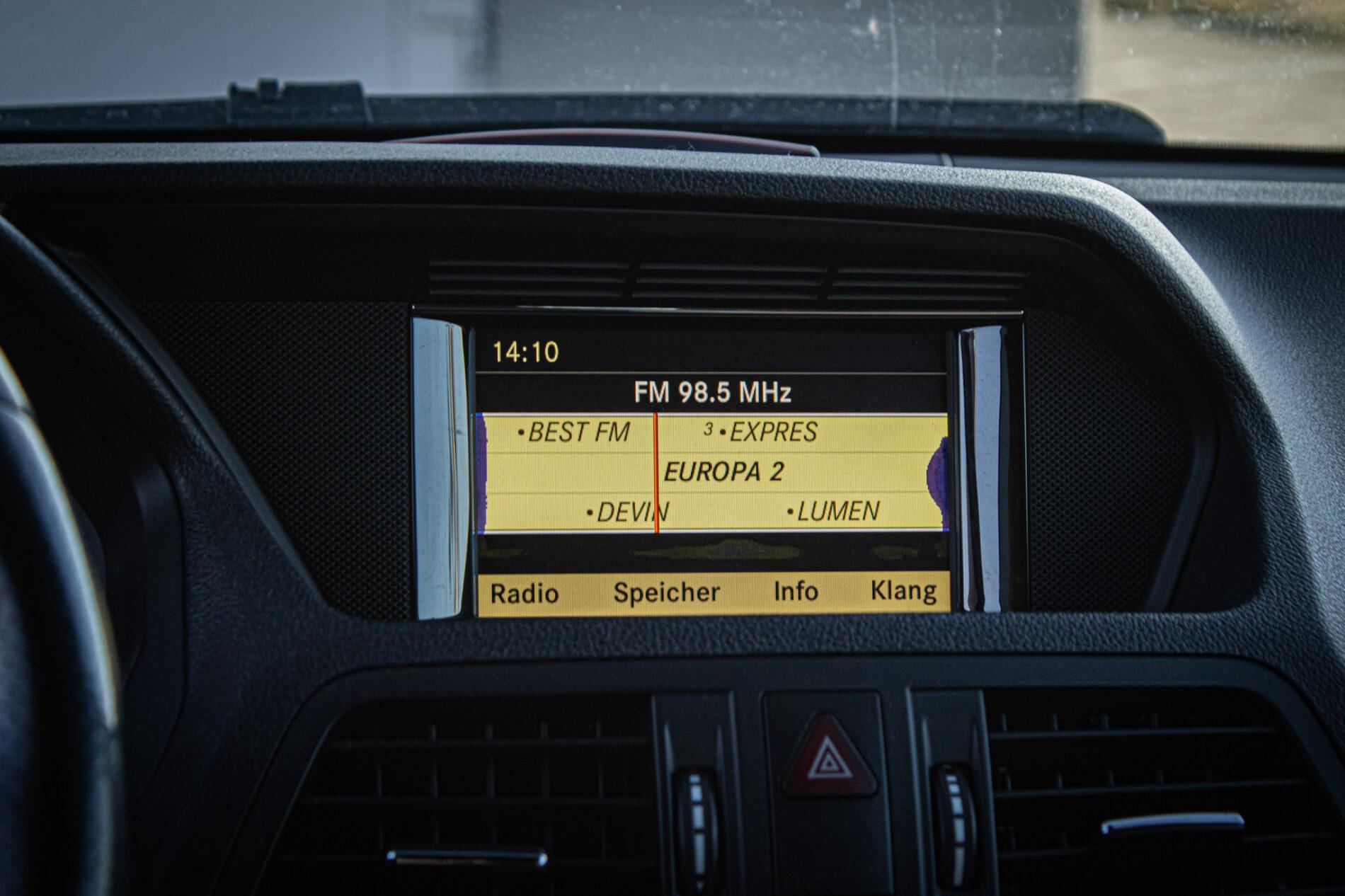 2011 Mercedes-Benz E 300 CDI, černá kupé, 266 135 km