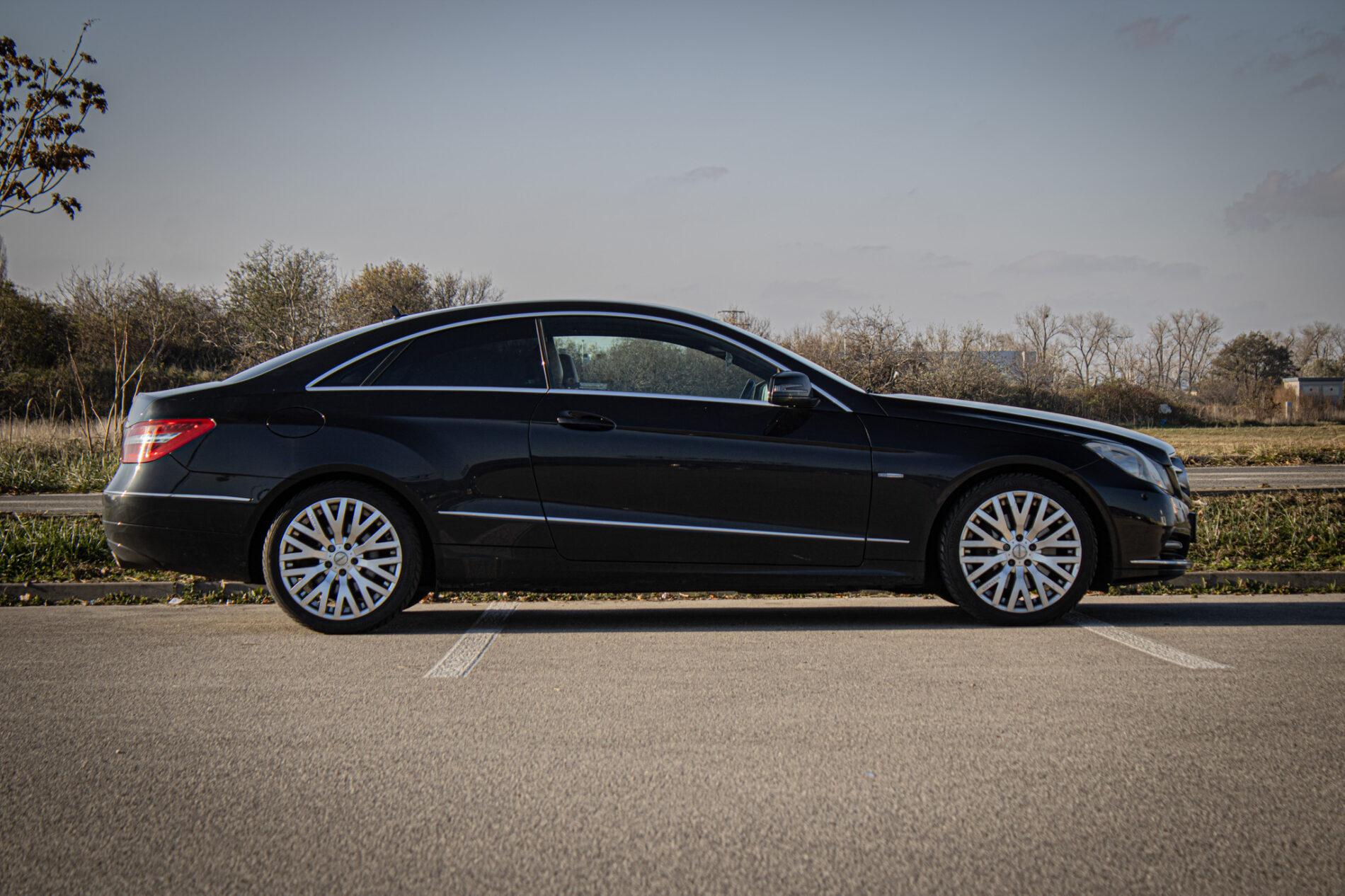 2011 Mercedes-Benz E 300 CDI, černá kupé, 266 135 km