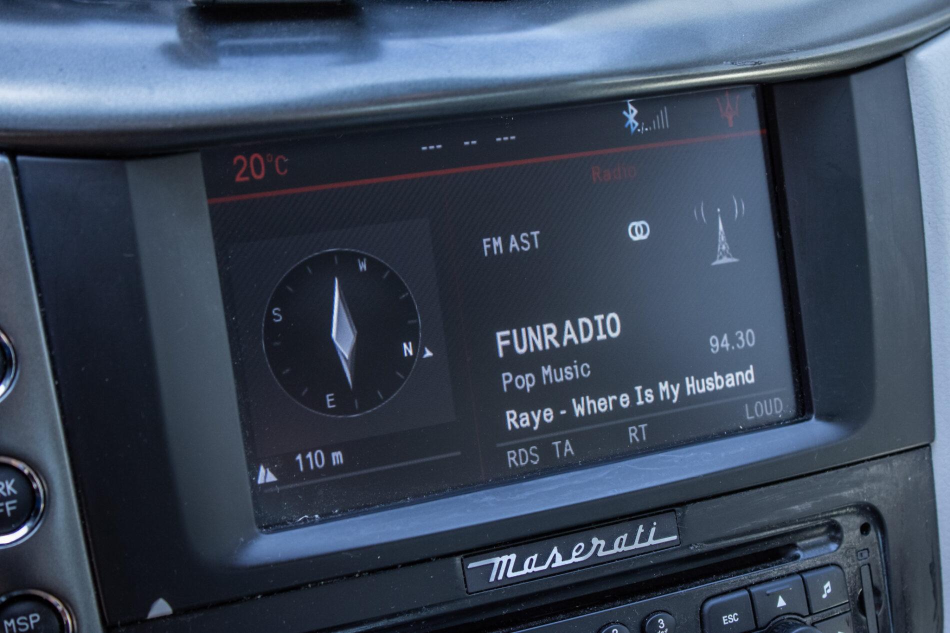 2008 Maserati GranTurismo, šedá kupé, 93 880 km