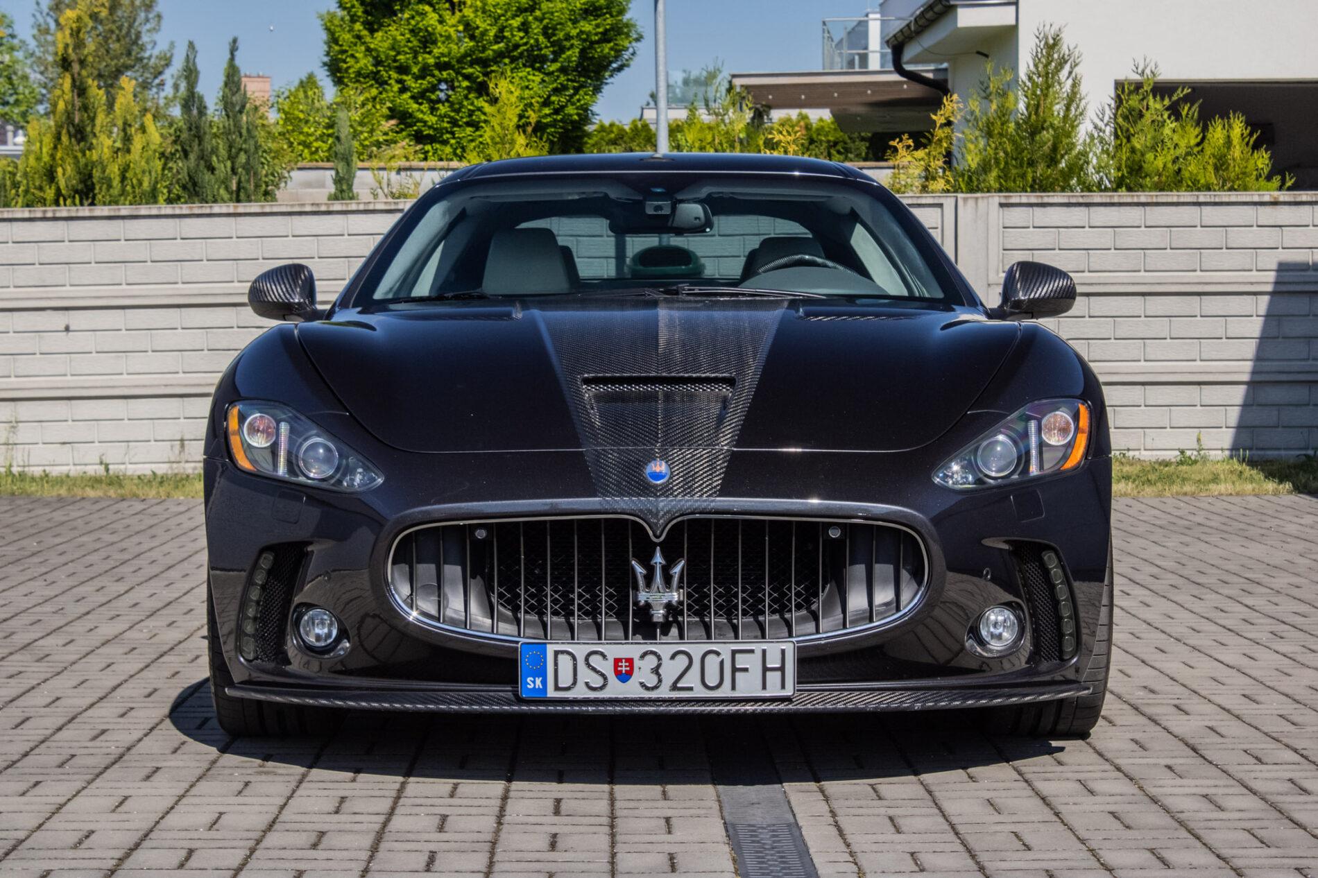 2008 Maserati GranTurismo, šedá kupé, 93 880 km