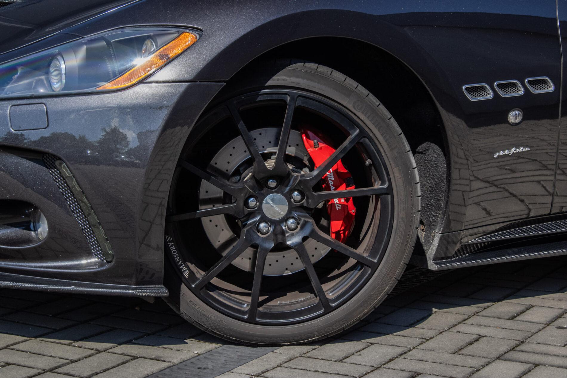 2008 Maserati GranTurismo, šedá kupé, 93 880 km