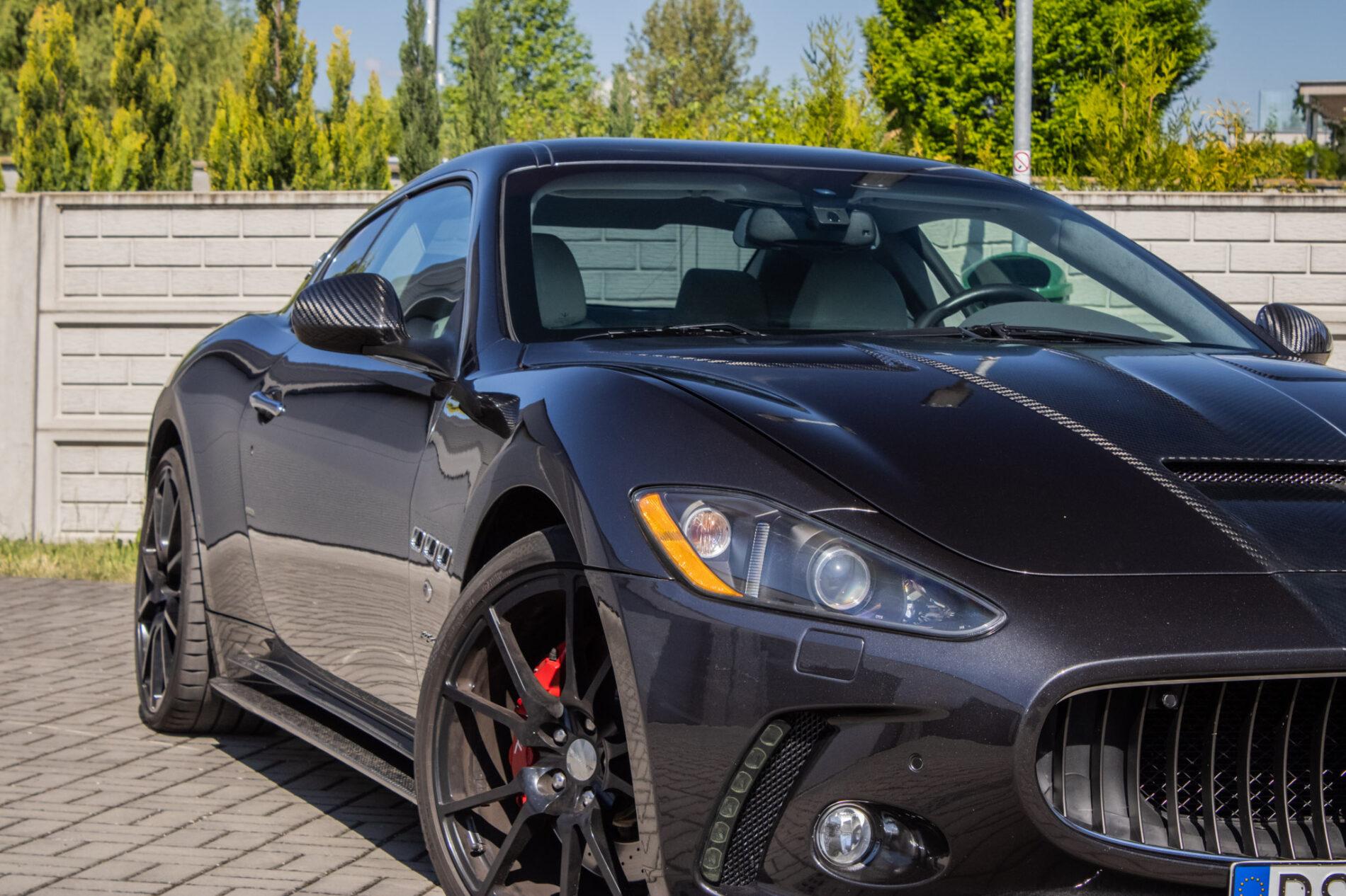 2008 Maserati GranTurismo, šedá kupé, 93 880 km