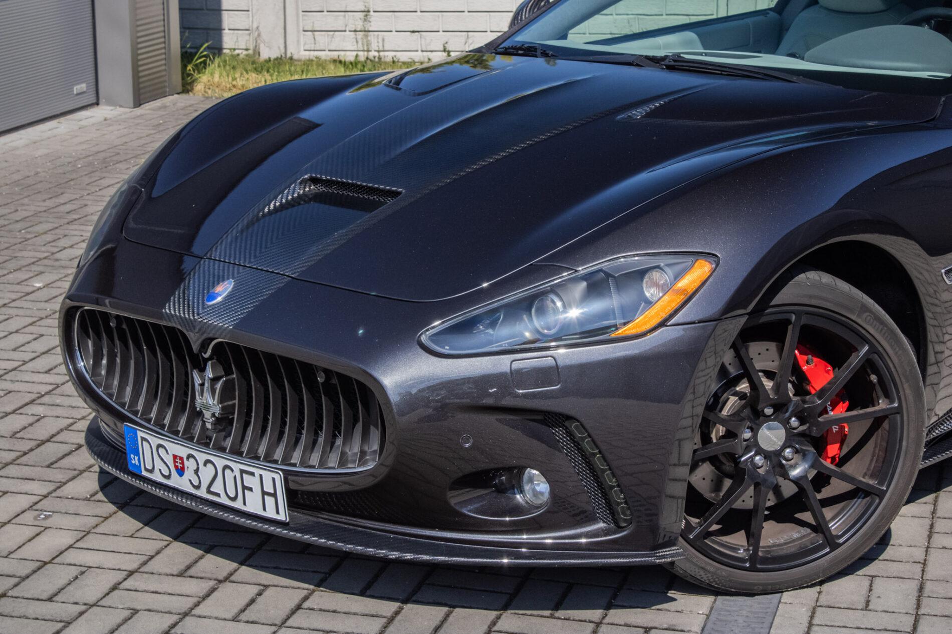 2008 Maserati GranTurismo, šedá kupé, 93 880 km