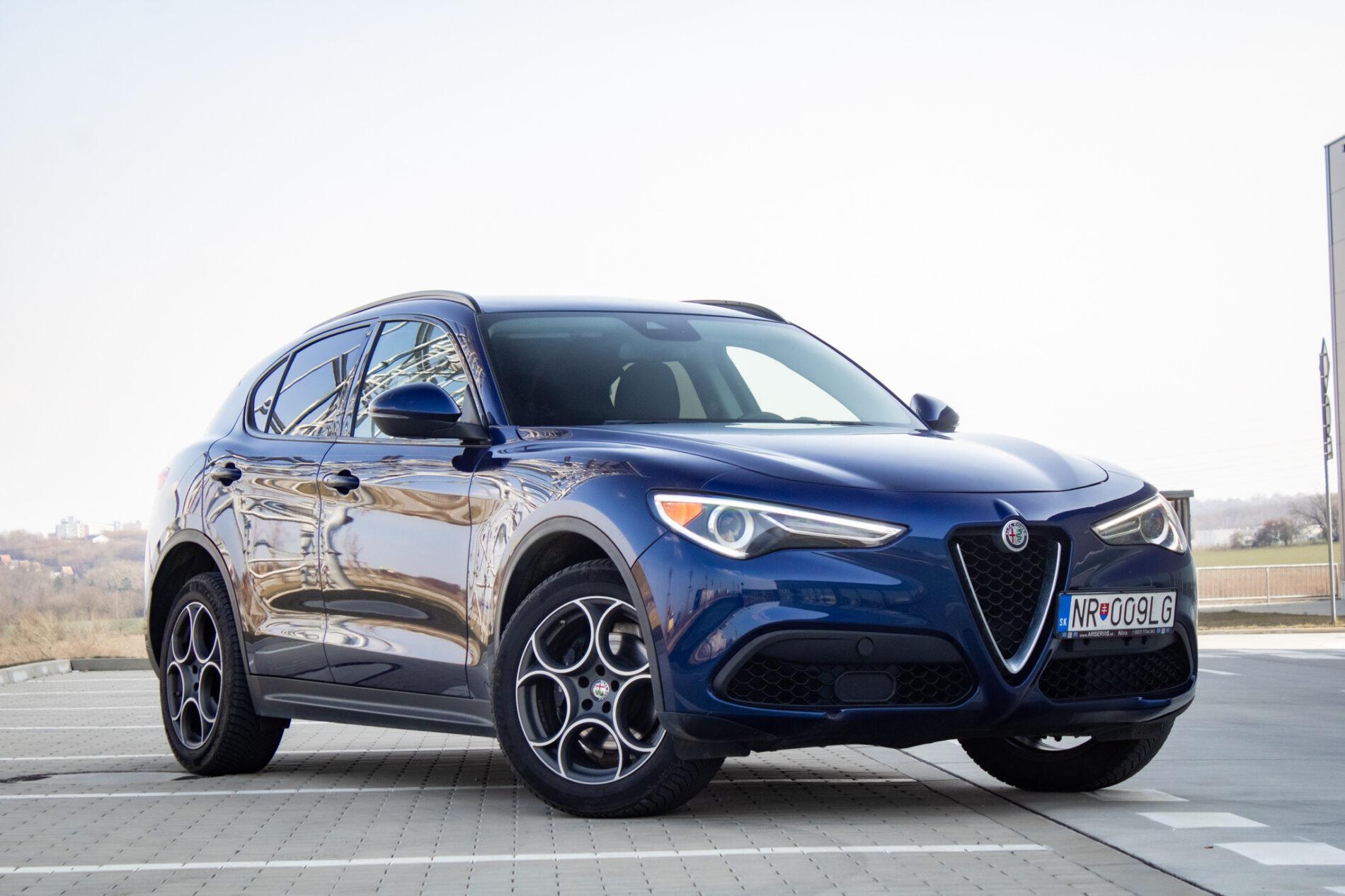 2018 Alfa Romeo Stelvio, modrá suv, 64 771 km