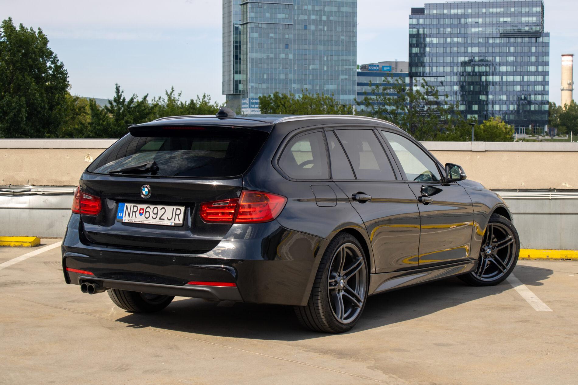 2012 BMW 330d, černá kombi, 328 280 km