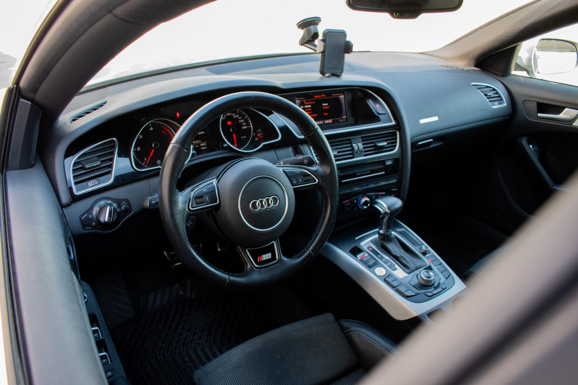 2016 AUDI A5, stříbrná, 111 053 km