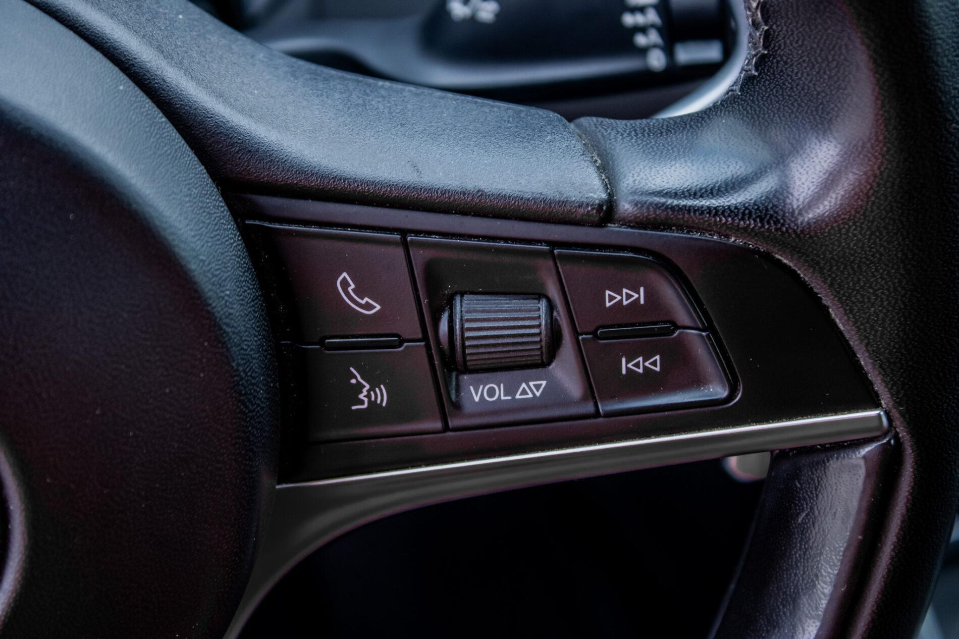 2016 Alfa Romeo Giulia, černá sedan, 64 190 km