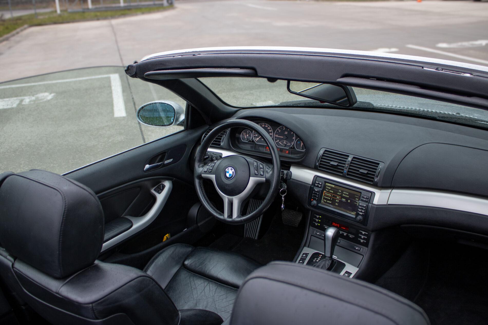 2002 BMW 325i, stříbrná kabriolet, 260 131 km