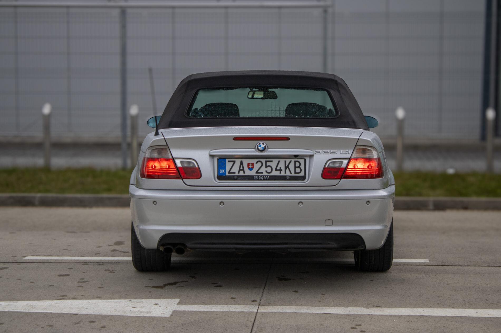 2002 BMW 325i, stříbrná kabriolet, 260 131 km