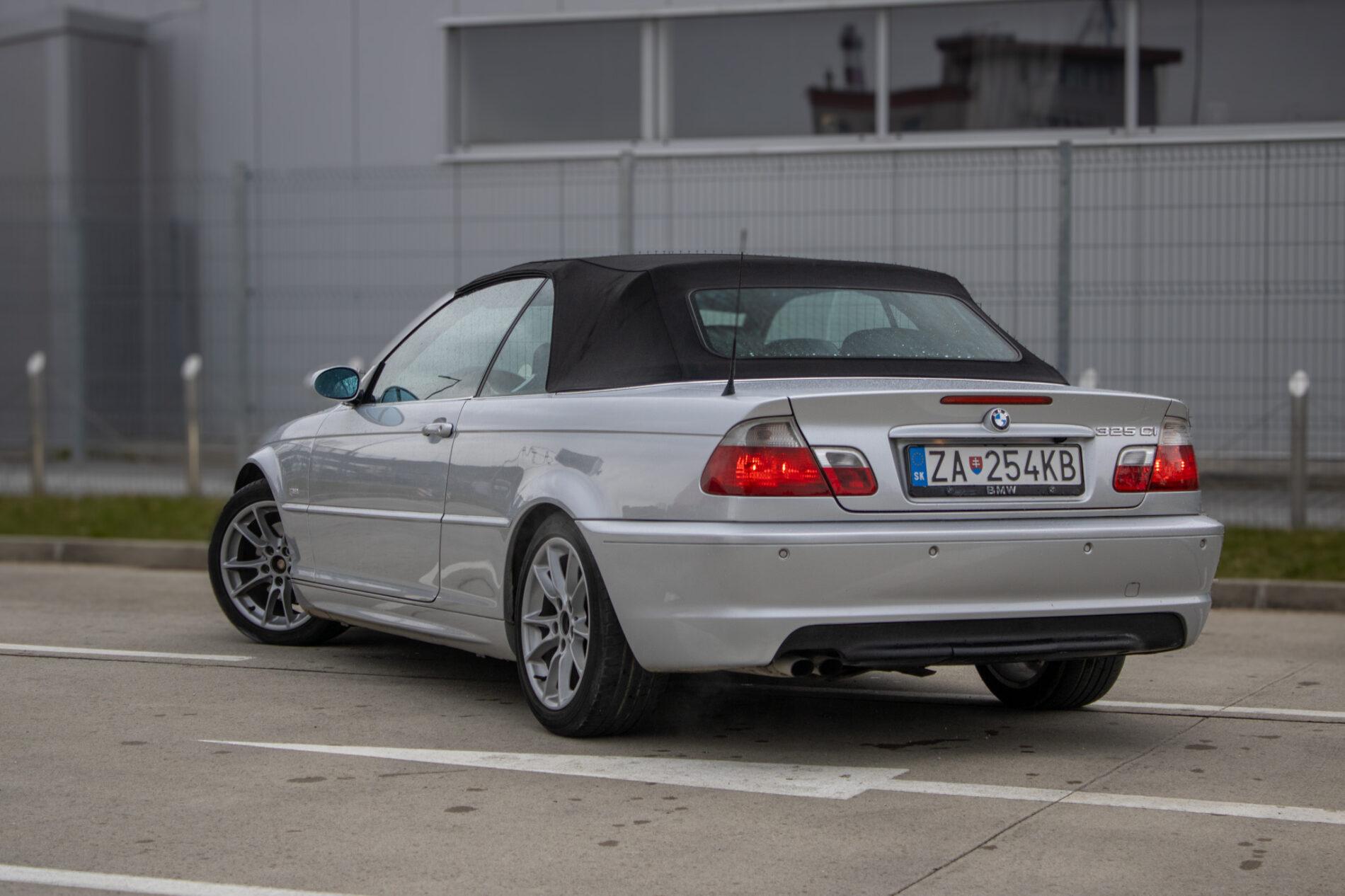 2002 BMW 325i, stříbrná kabriolet, 260 131 km