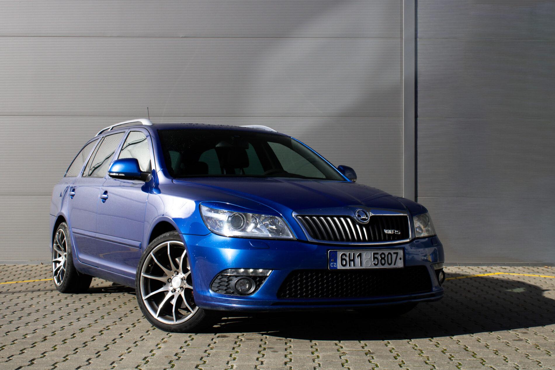 2009 Skoda Octavia RS, modrá kombi, 340 000 km