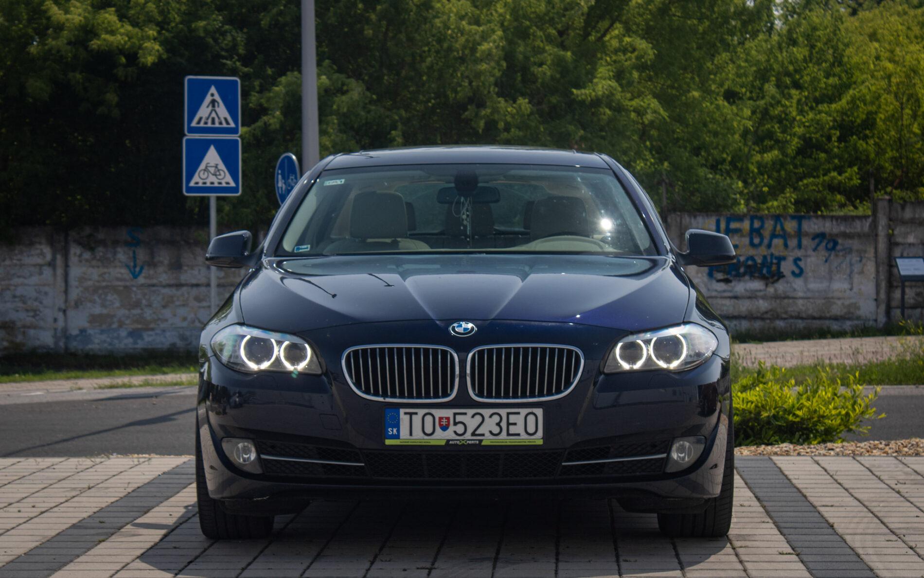 2011 BMW 530d, modrá kombi, 296 430 km