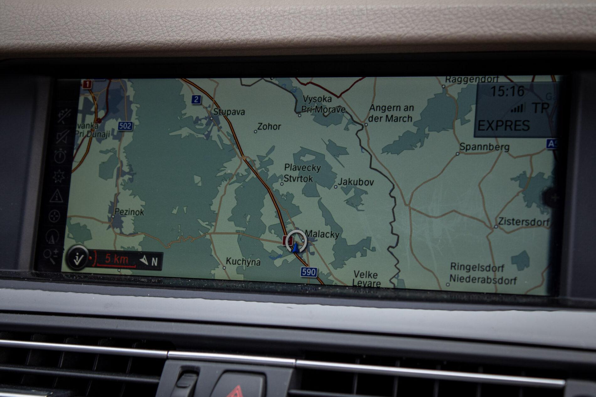 2011 BMW 530d, modrá kombi, 296 430 km