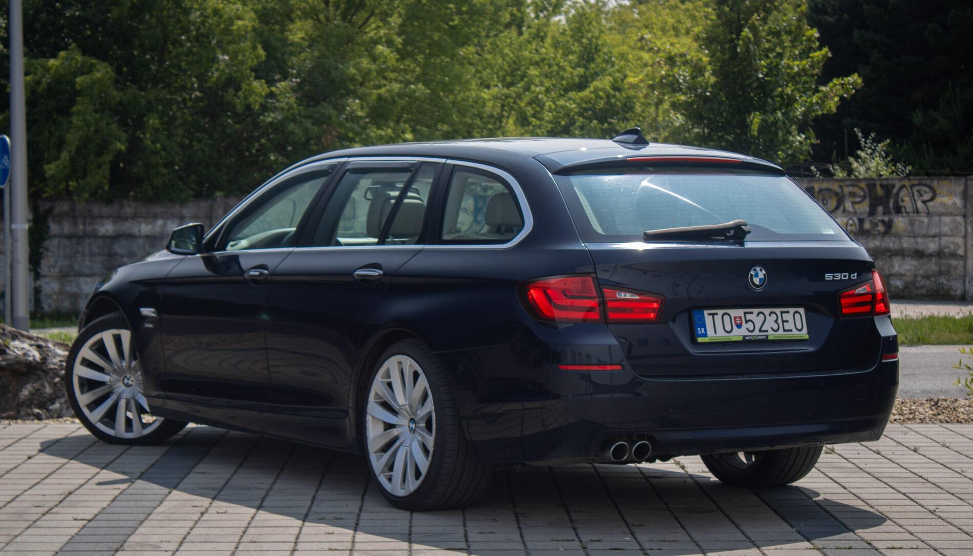 2011 BMW 530d, modrá kombi, 296 430 km