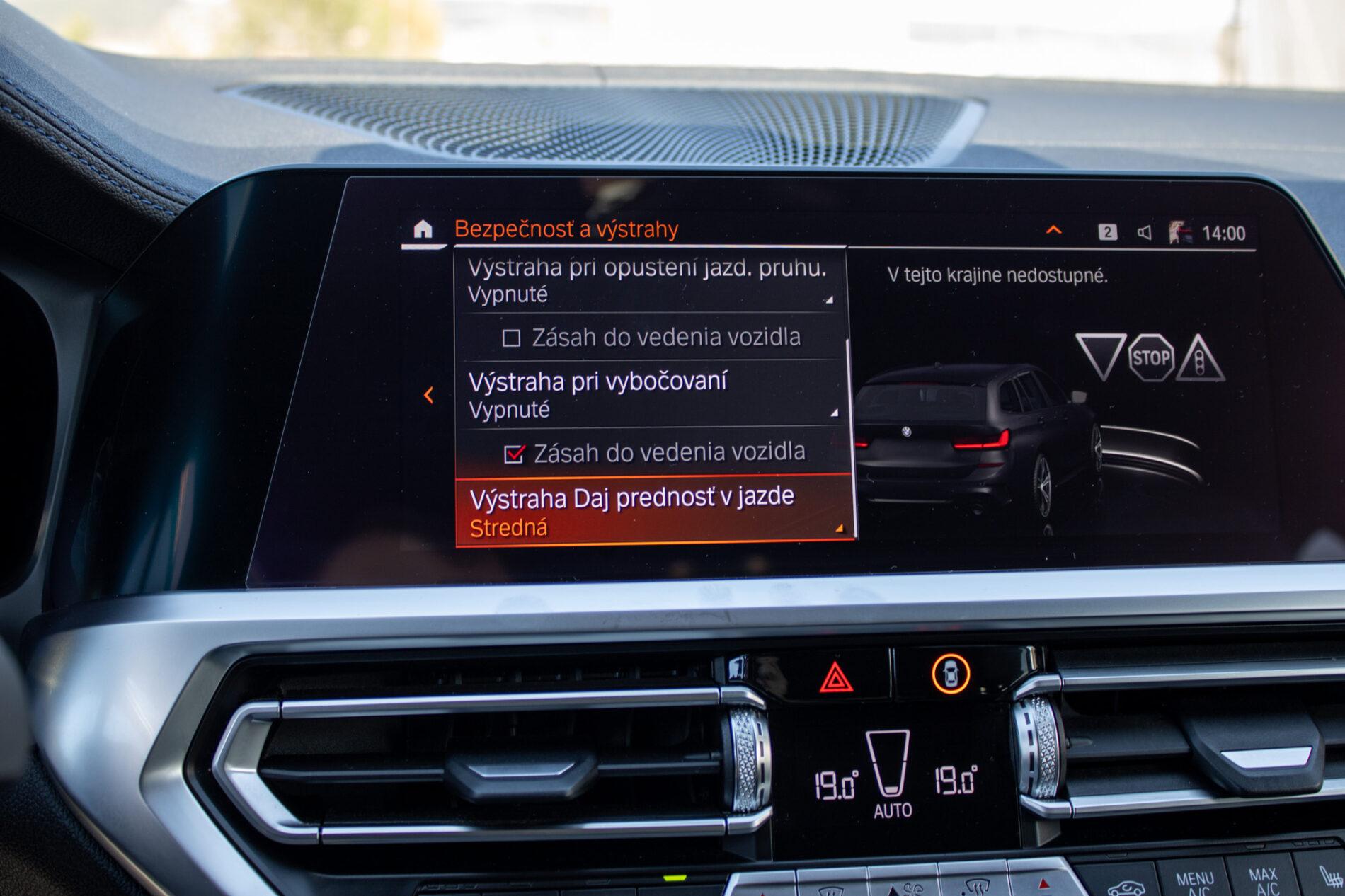 2020 BMW 320i, černá kombi, 116 282 km