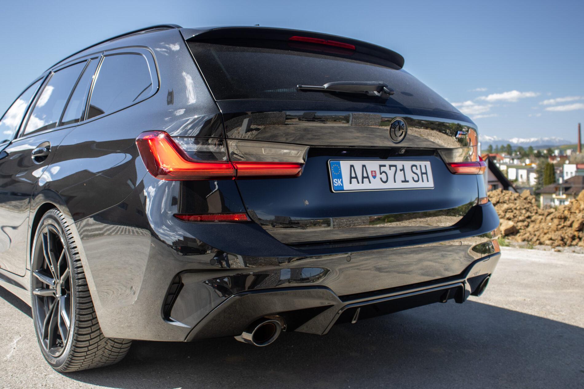 2020 BMW 320i, černá kombi, 116 282 km