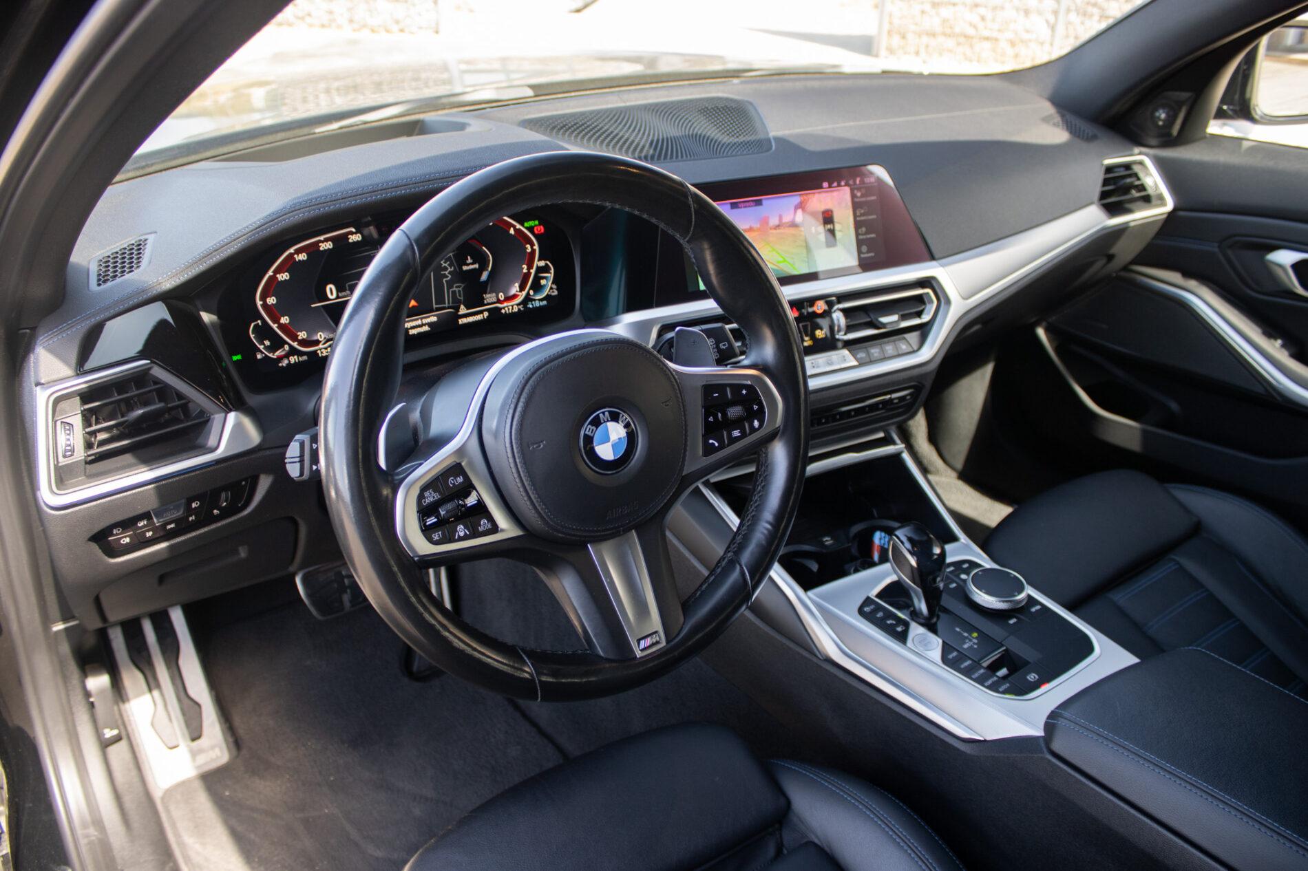 2020 BMW 320i, černá kombi, 116 282 km