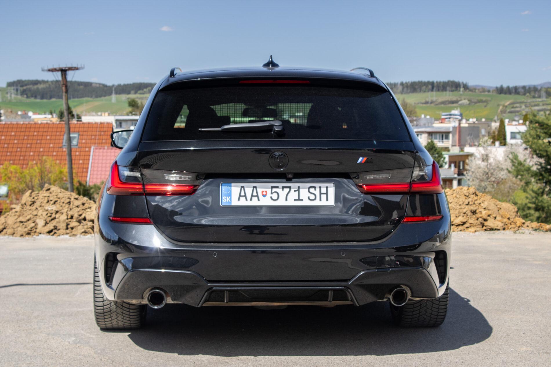 2020 BMW 320i, černá kombi, 116 282 km