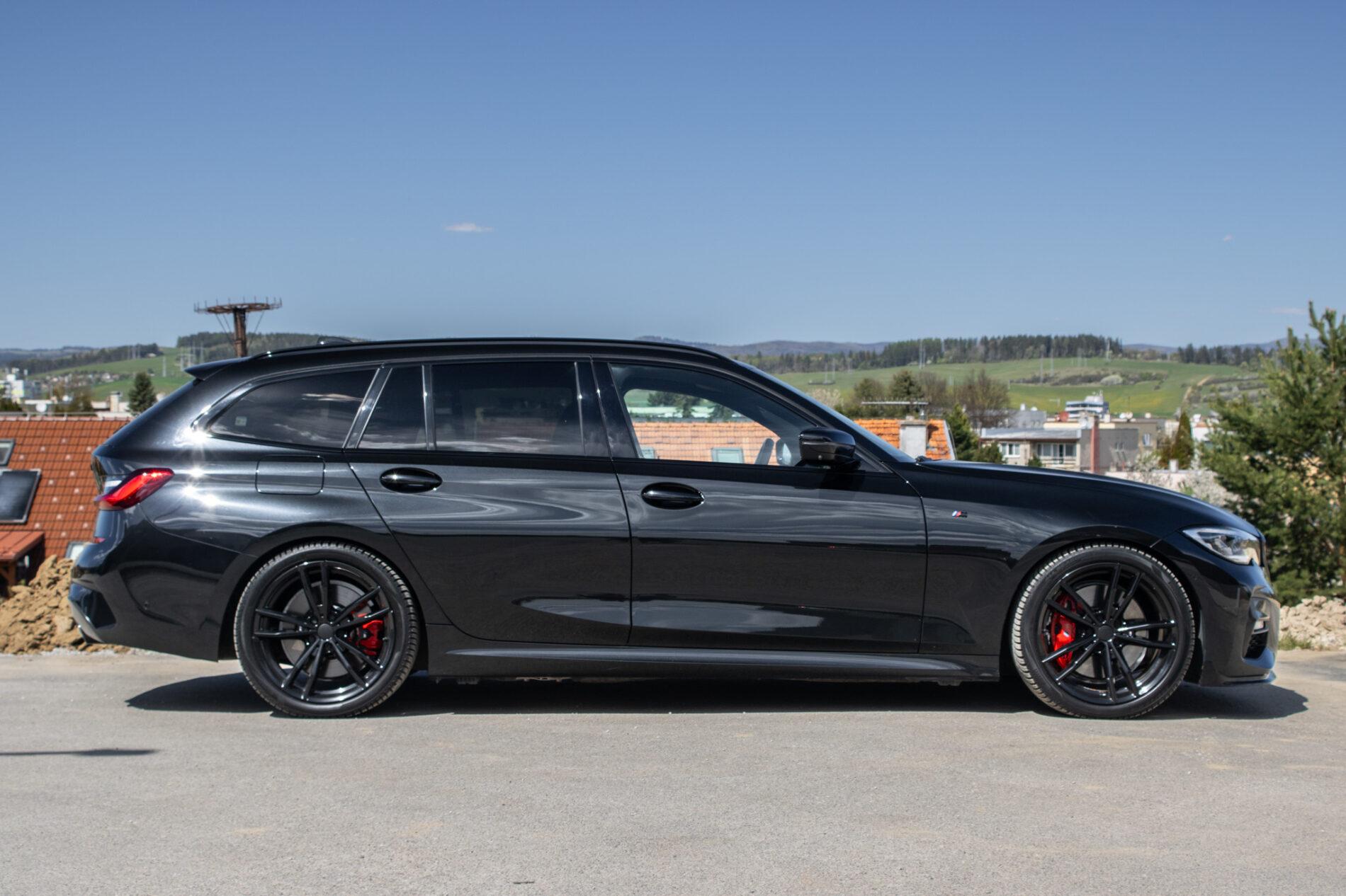 2020 BMW 320i, černá kombi, 116 282 km