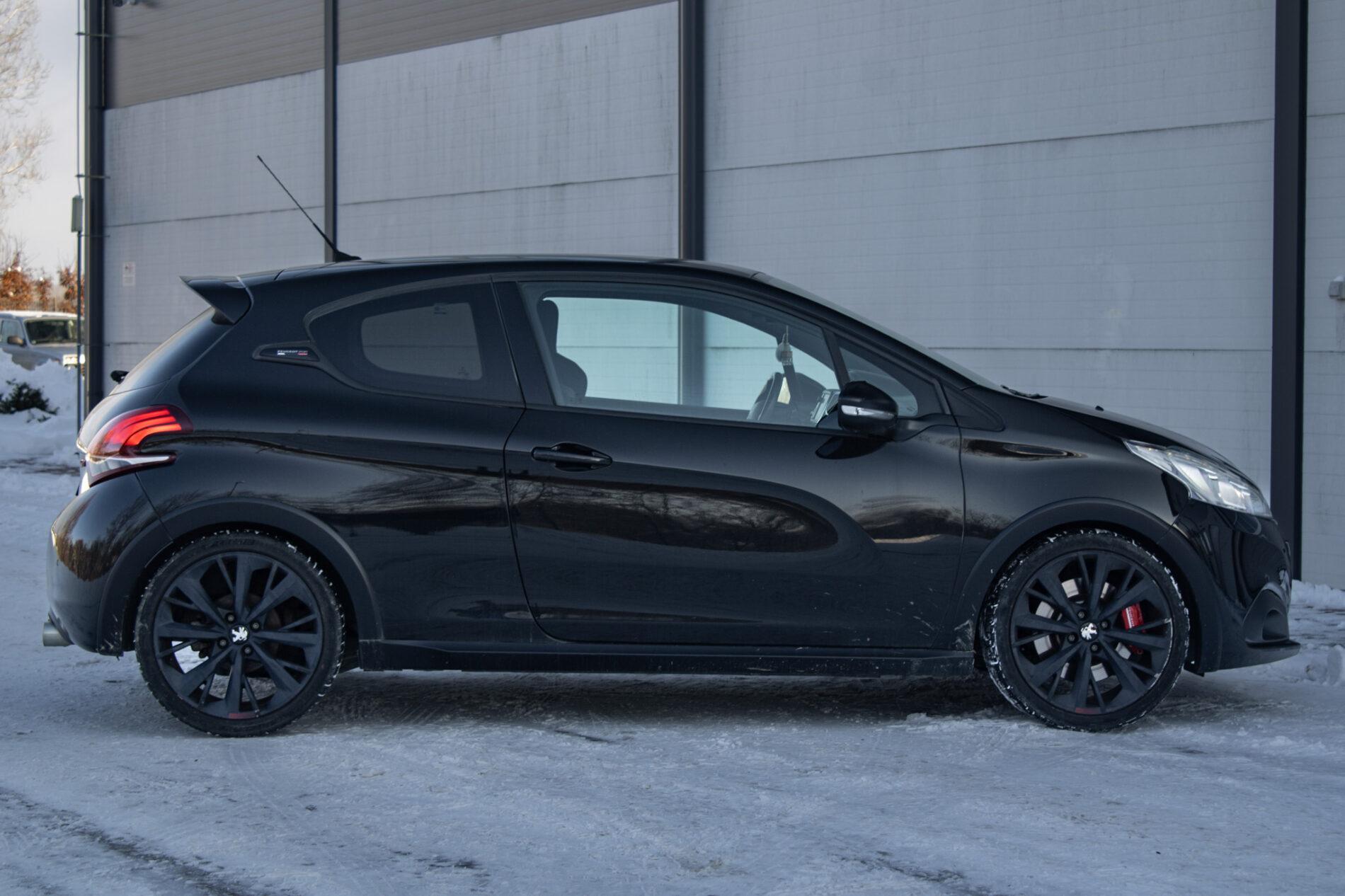 2018 Peugeot 208 GTi, černá hatchback, 153 104 km