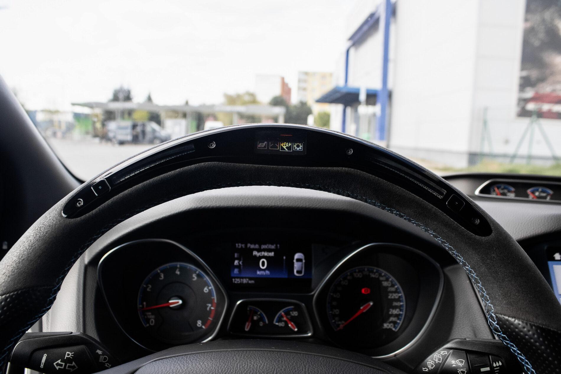 2017 Ford Focus RS, šedá hatchback, 125 197 km