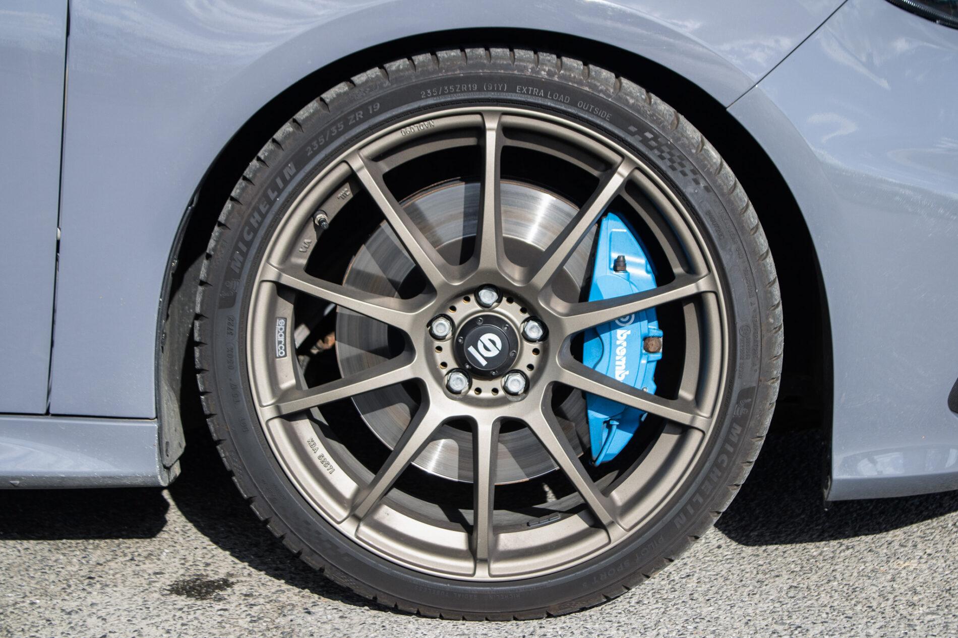 2017 Ford Focus RS, šedá hatchback, 125 197 km
