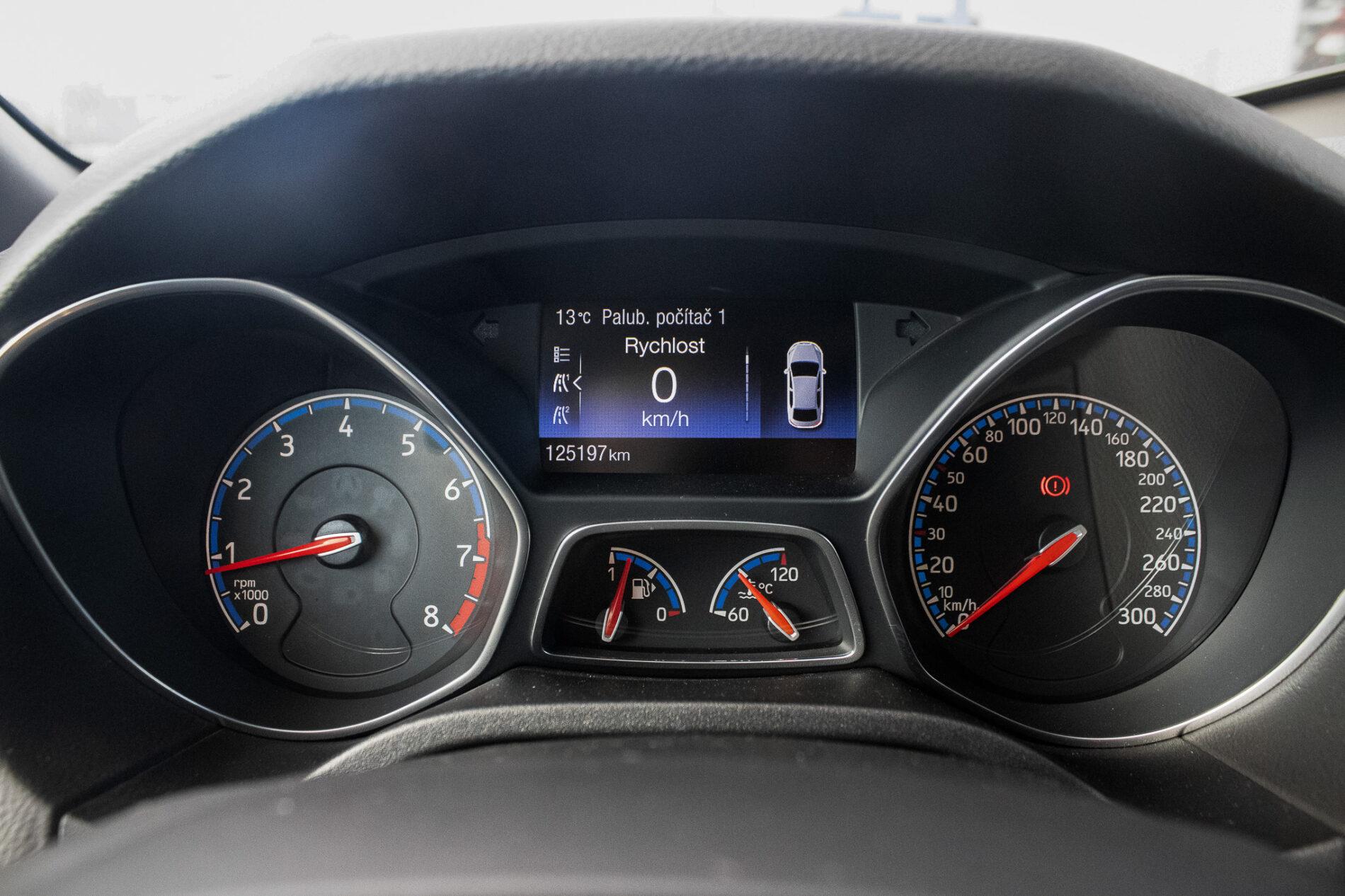 2017 Ford Focus RS, šedá hatchback, 125 197 km