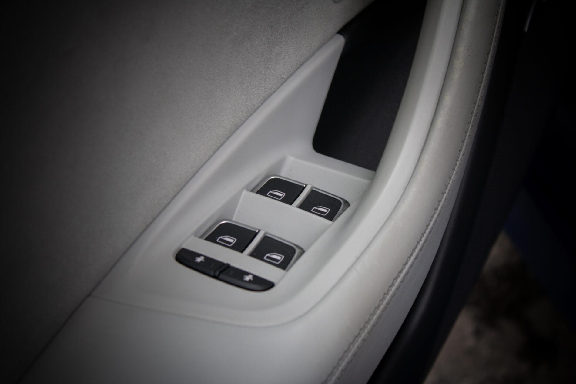 2016 AUDI A6, modrá kombi, 147 597 km