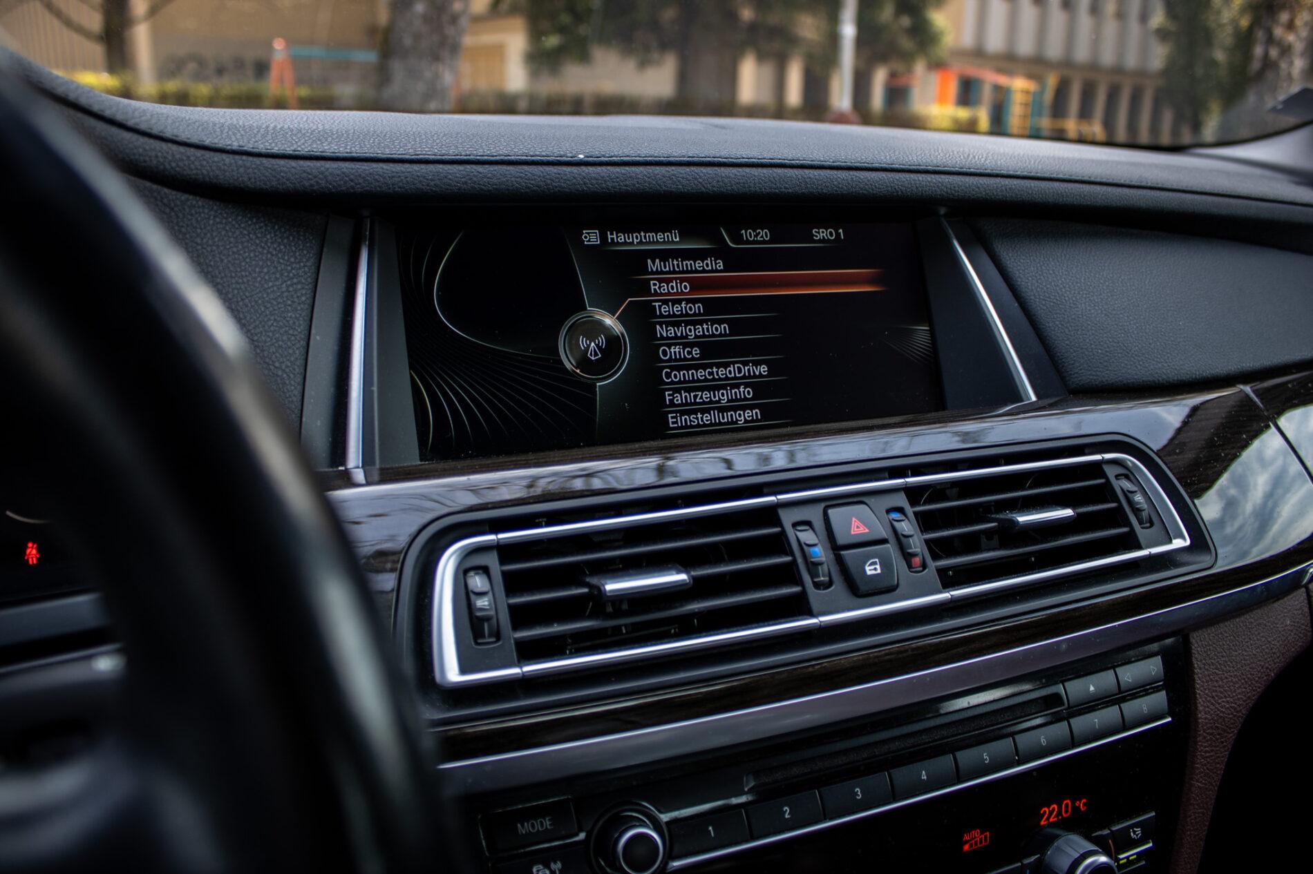 2013 BMW 750d, černá sedan, 231 861 km
