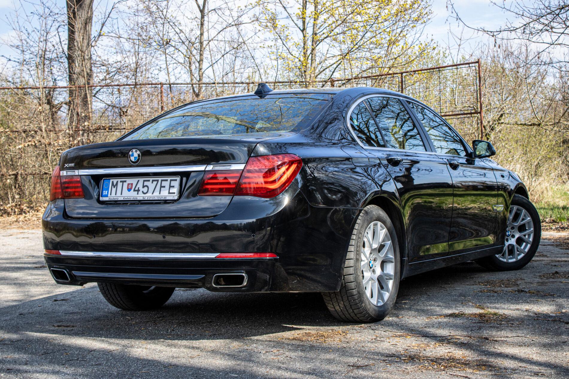 2013 BMW 750d, černá sedan, 231 861 km