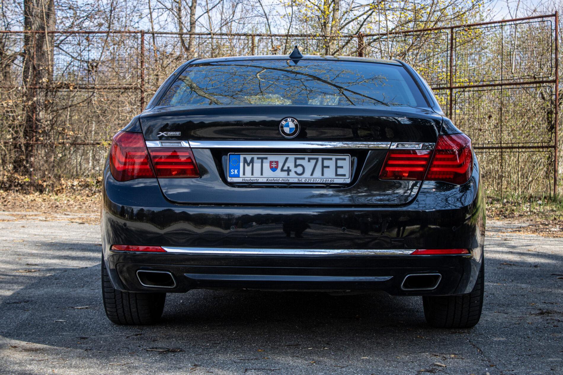 2013 BMW 750d, černá sedan, 231 861 km