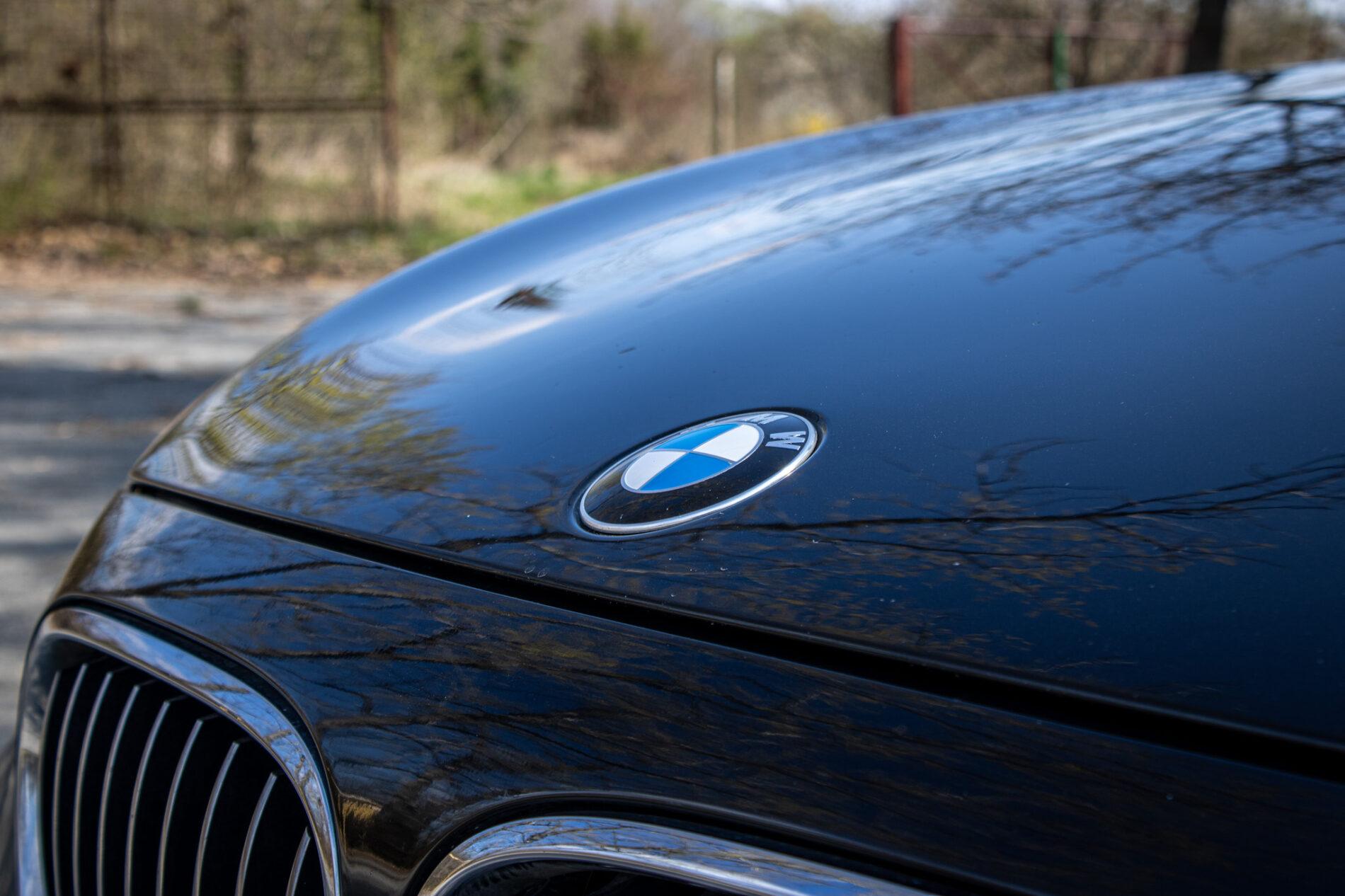 2013 BMW 750d, černá sedan, 231 861 km