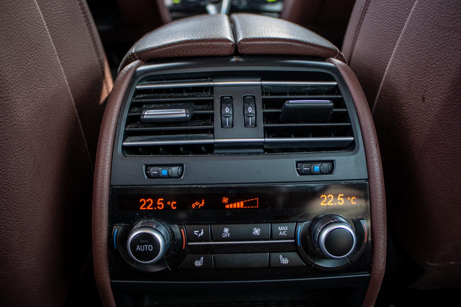 2013 BMW 750d, černá sedan, 231 861 km