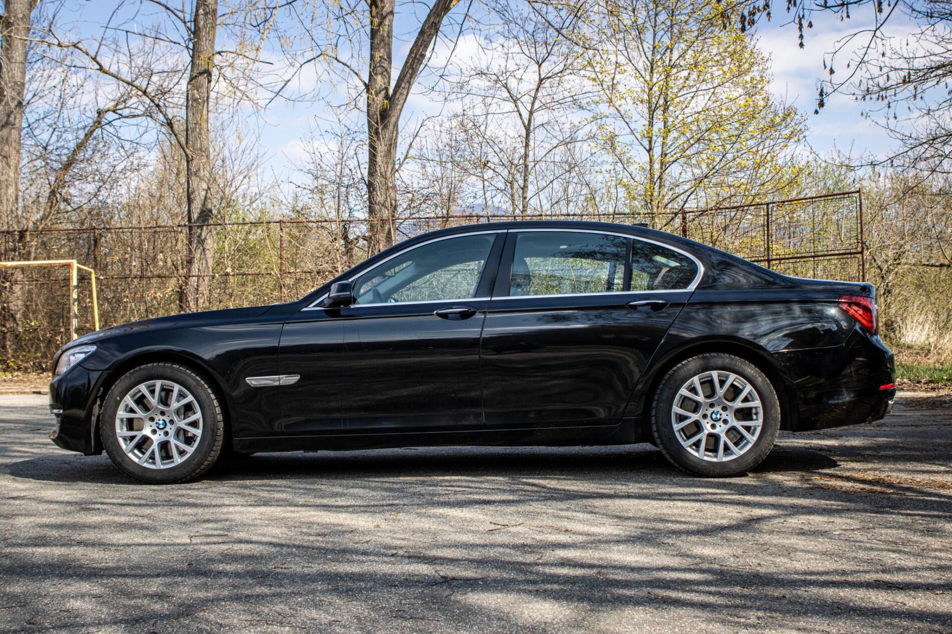 2013 BMW 750d, černá sedan, 231 861 km