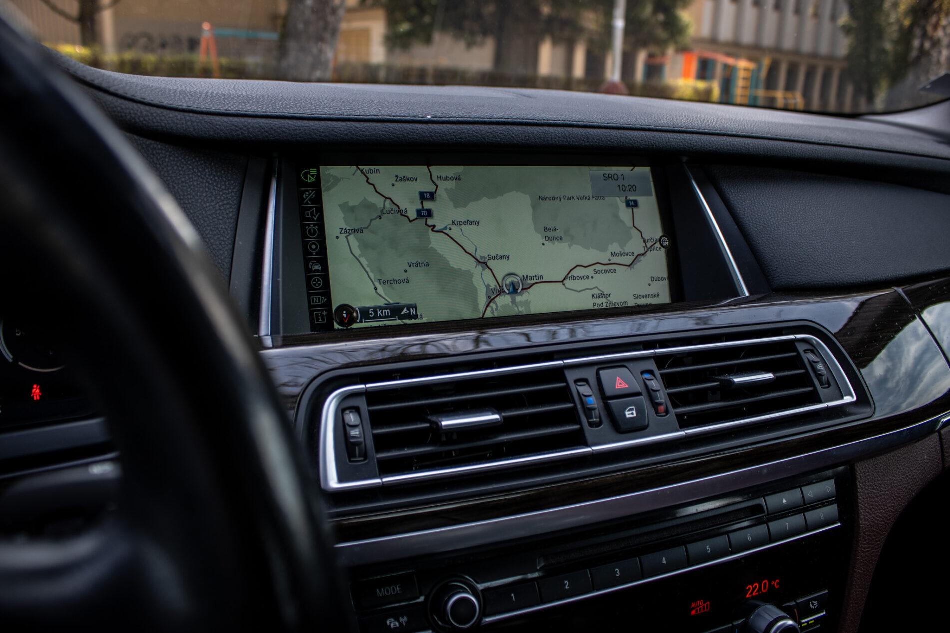 2013 BMW 750d, černá sedan, 231 861 km