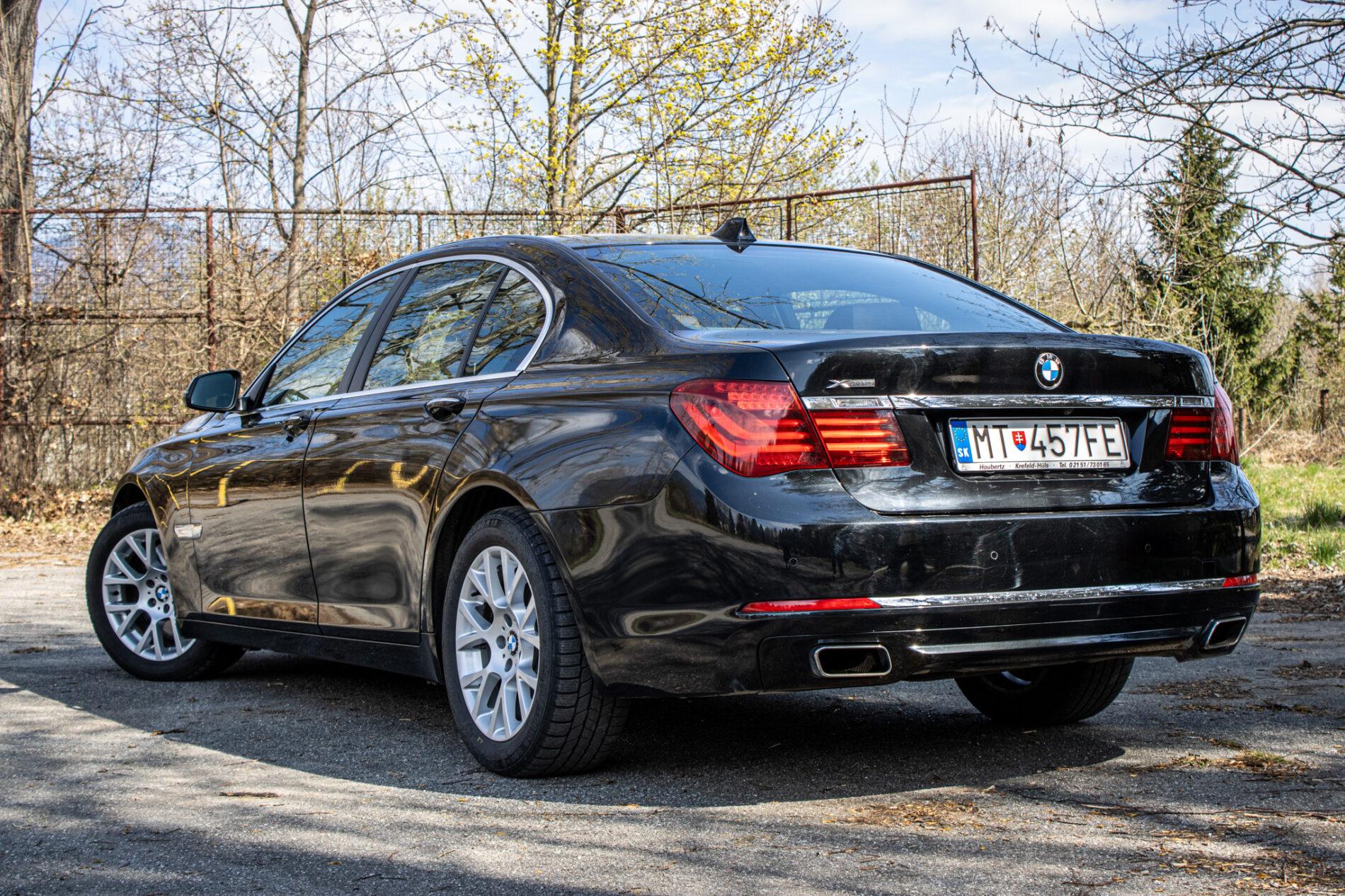 2013 BMW 750d, černá sedan, 231 861 km