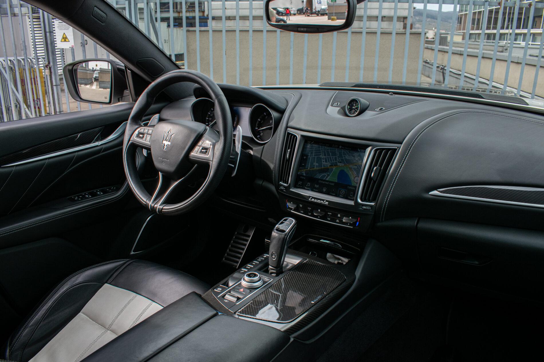 2019 Maserati Levante, bílá suv, 85 819 km